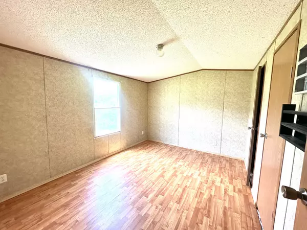 Cumberland City, TN 37050,847 Jim Lyle Rd