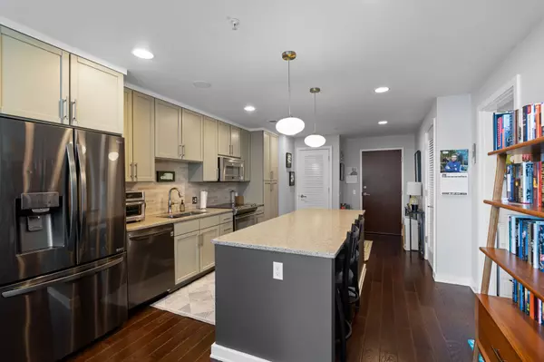 Nashville, TN 37203,1212 Laurel St #1106