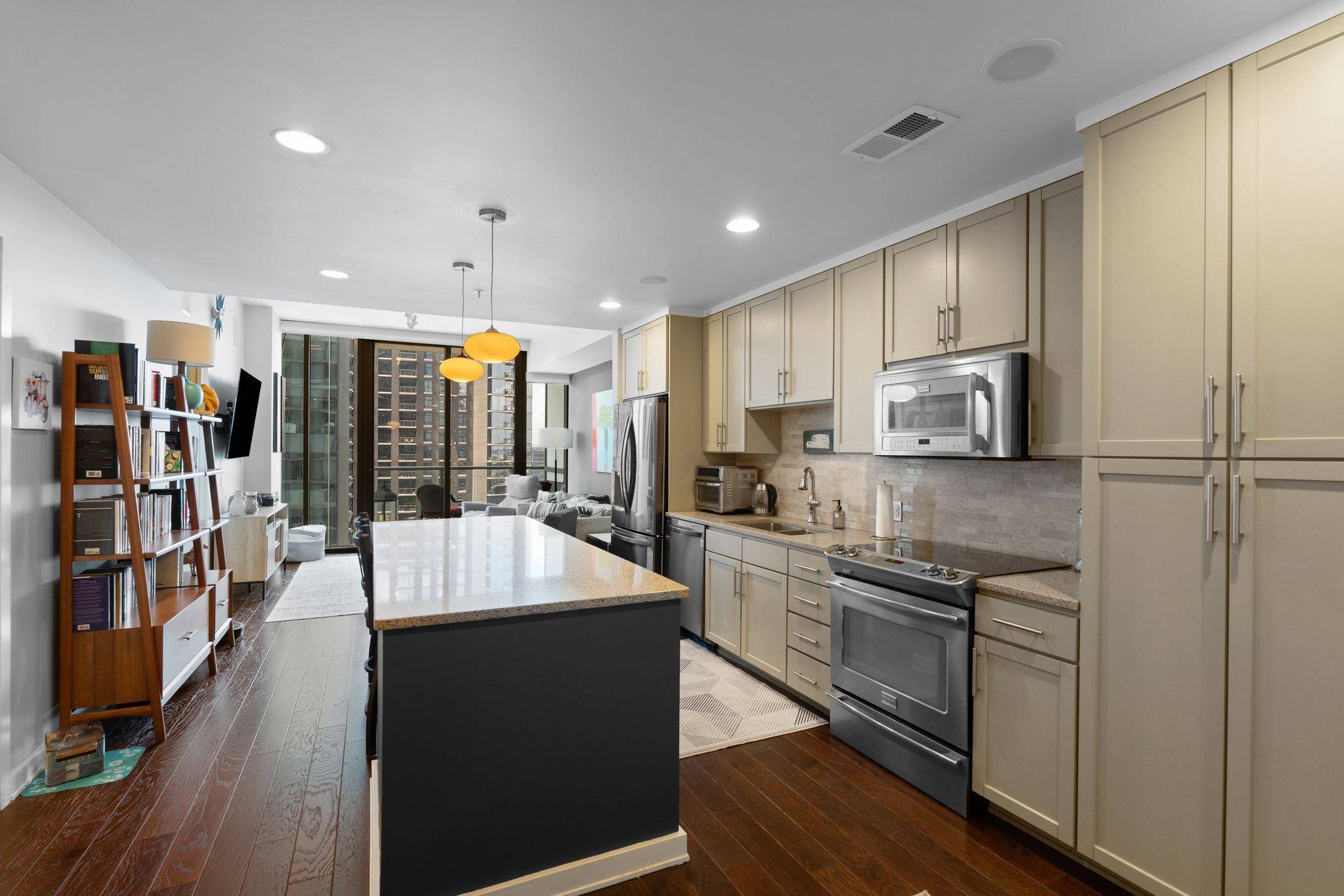 Nashville, TN 37203,1212 Laurel St #1106