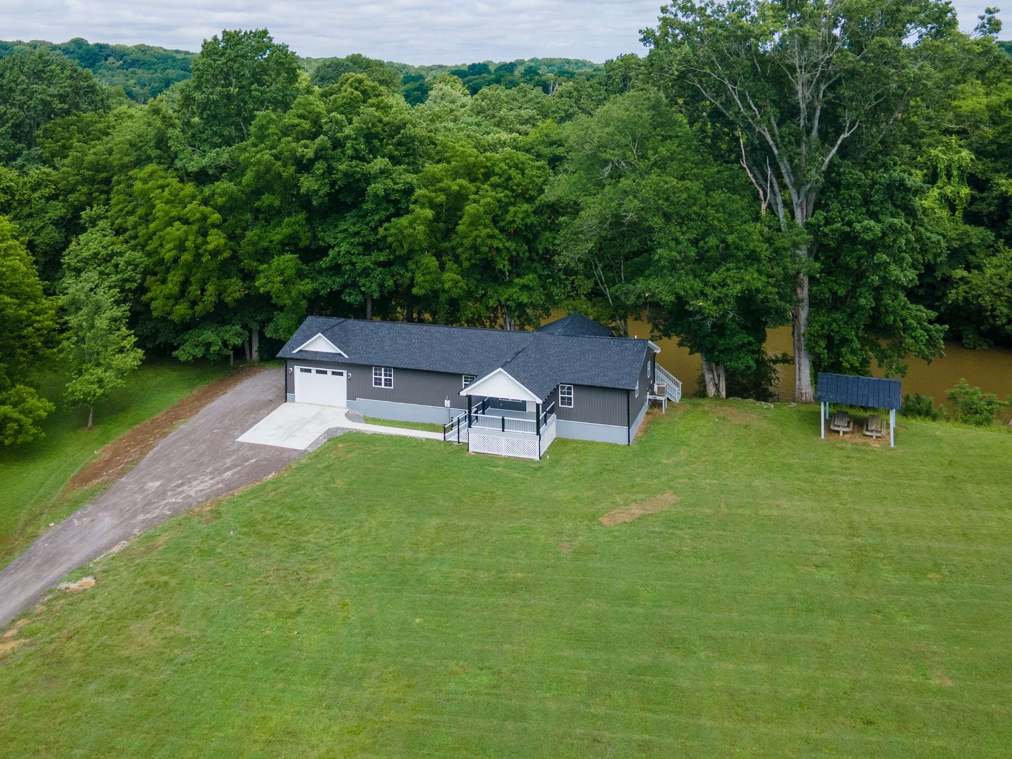 803 River Ranch Rd, Shelbyville, TN 37160