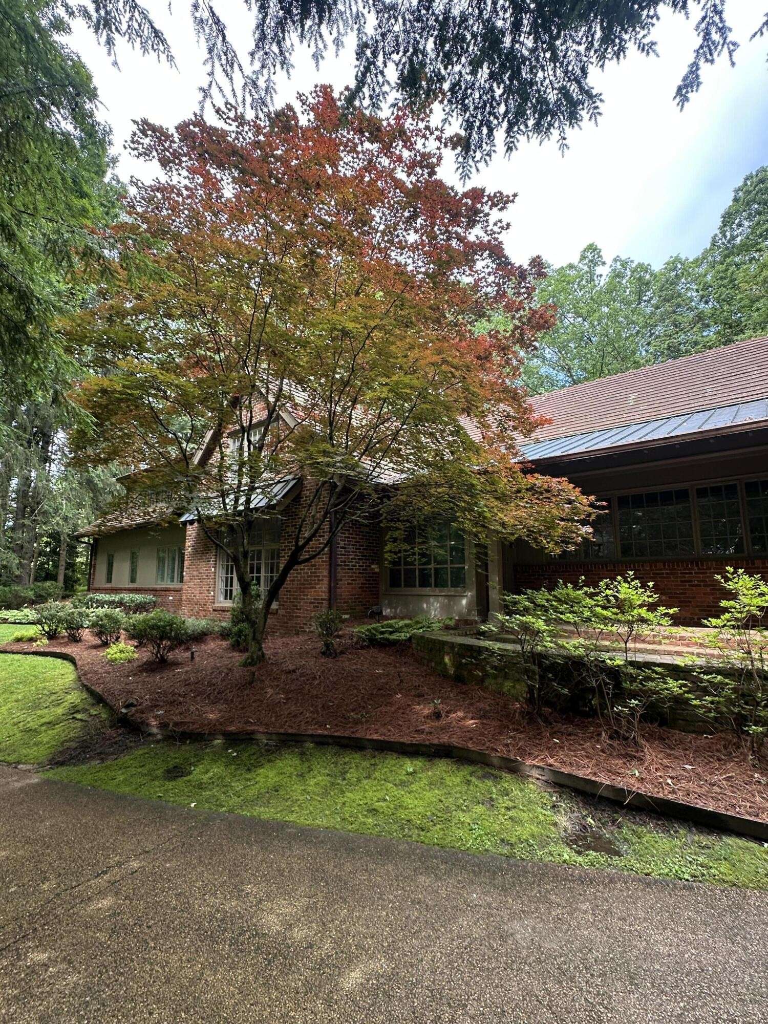 Lookout Mountain, TN 37350,1001 Scenic Highway