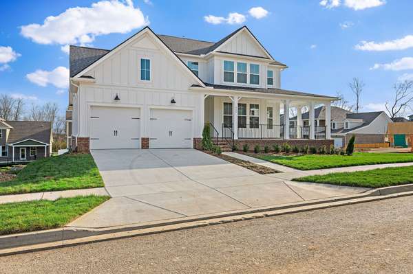860 Rockwell Dr, Hendersonville, TN 37075