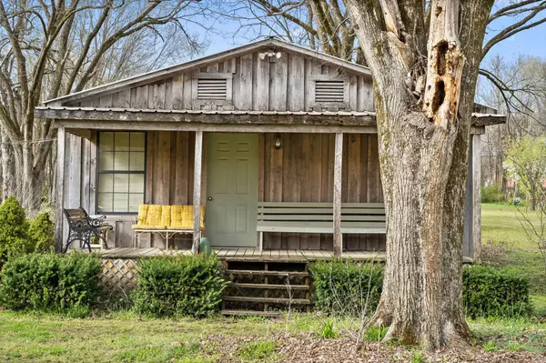 Stewart, TN 37175,35 Airport Ln