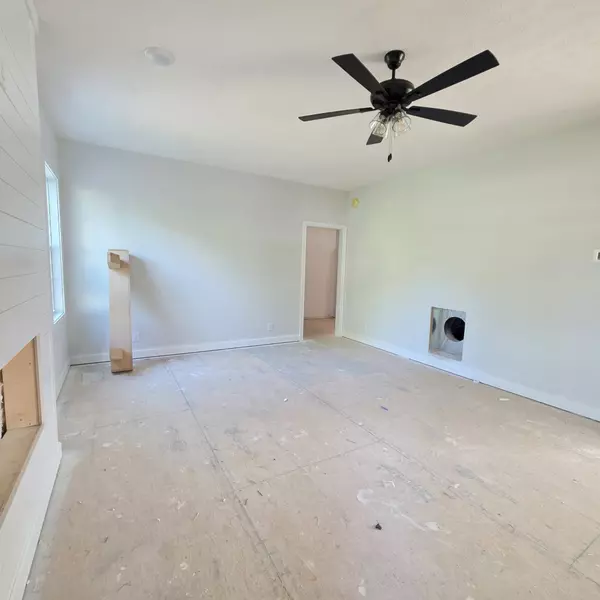 Clarksville, TN 37043,373 Wesson Dr