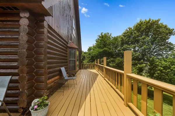 Pleasant Shade, TN 37145,32 Morris Ln