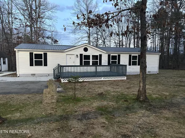 936 Pioneer Rd, Grimsley, TN 38565