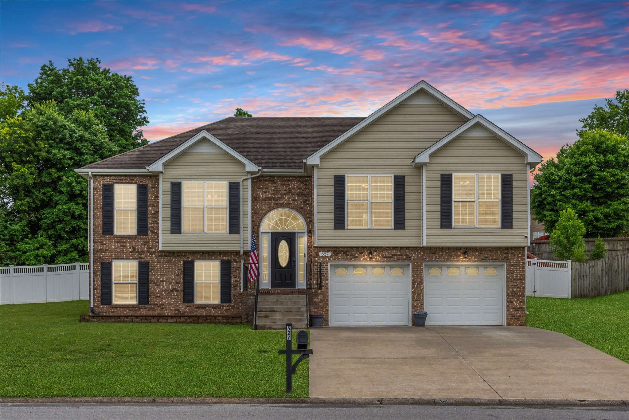 Clarksville, TN 37040,527 Winding Bluff Way
