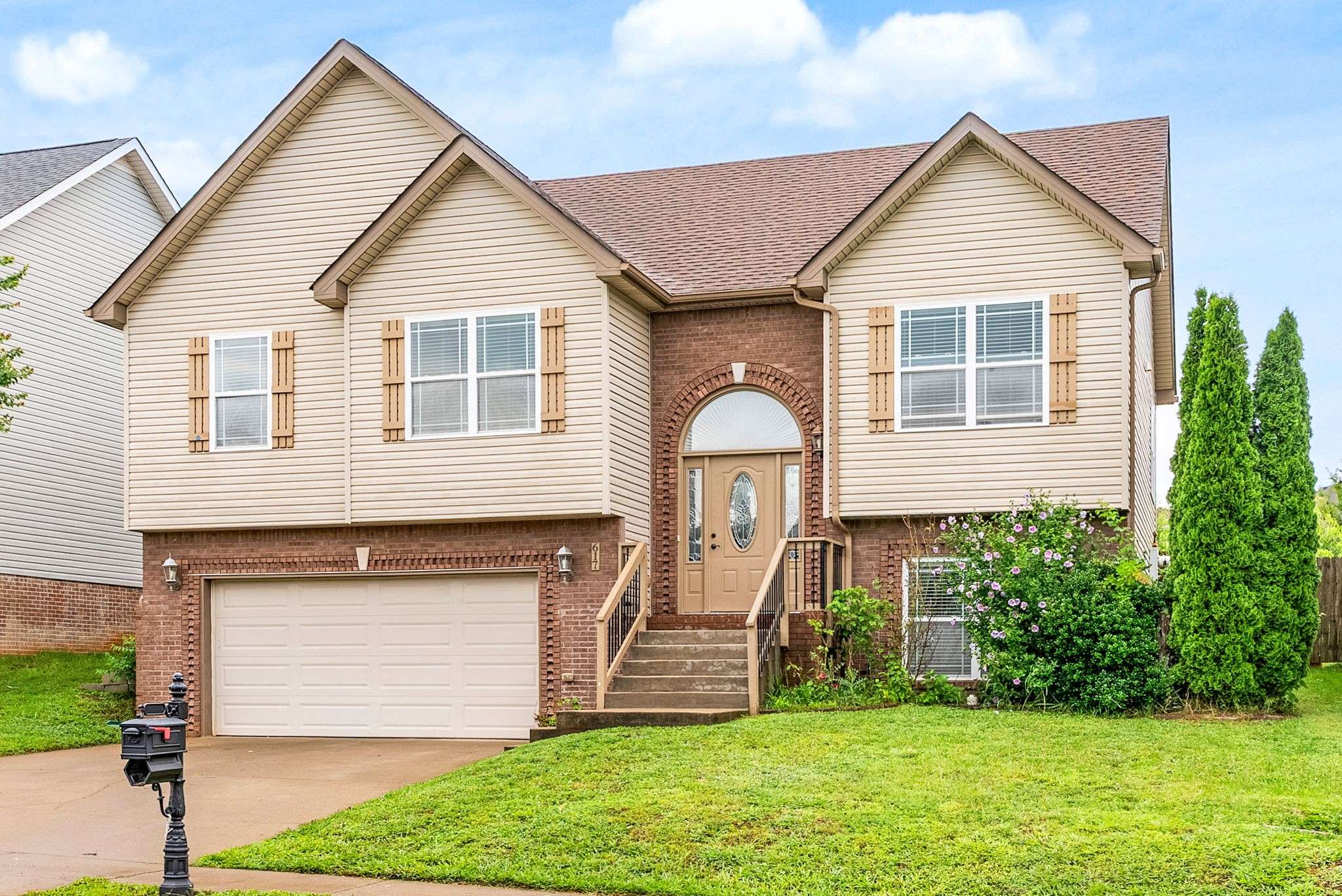 617 Snowshoe Ln, Clarksville, TN 37040