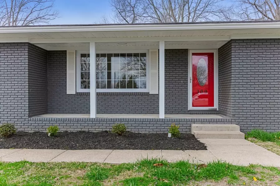 300 Donna Dr, Hopkinsville, KY 42240