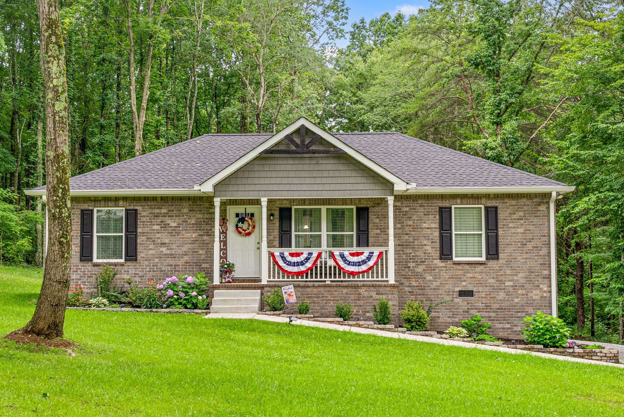 Chapmansboro, TN 37035,516 Cedarcrest Dr