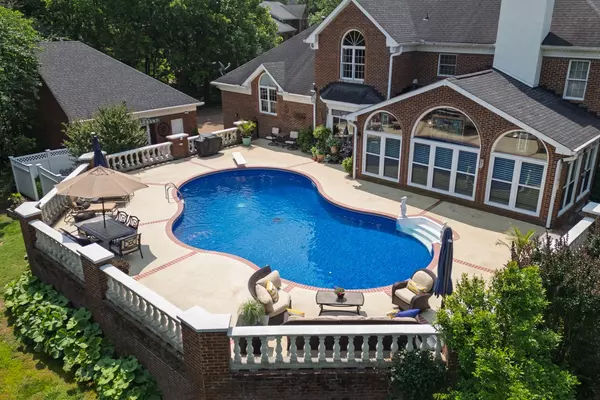 2208 Chadwick Ct,  Mount Juliet,  TN 37122