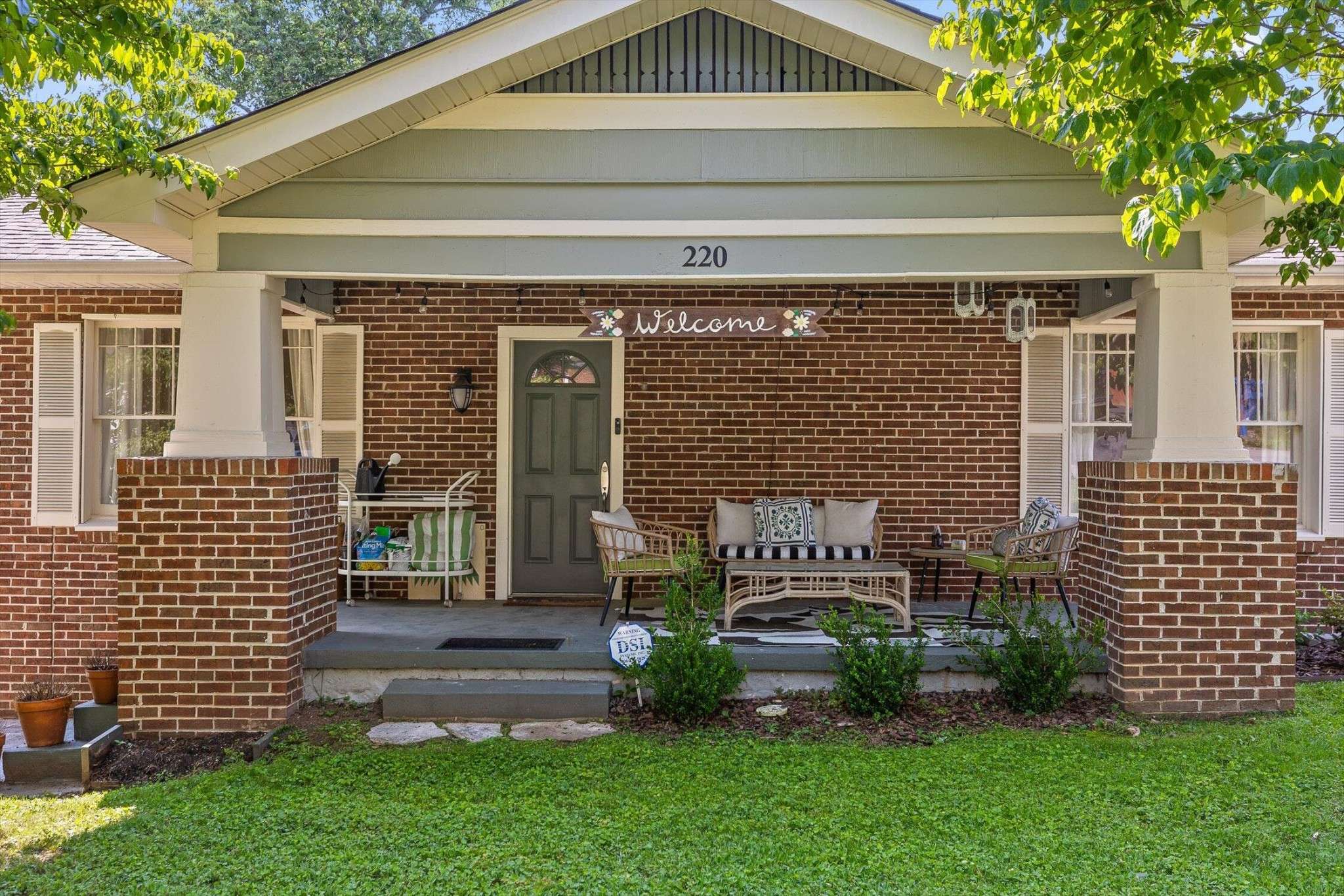 Chattanooga, TN 37411,220 Hillcrest Avenue