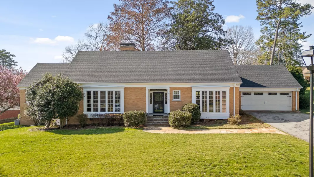 300 Lynncrest Drive, Chattanooga, TN 37411