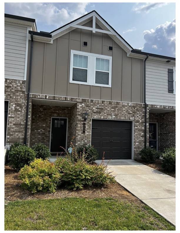 858 Longleaf Ln, Columbia, TN 38401
