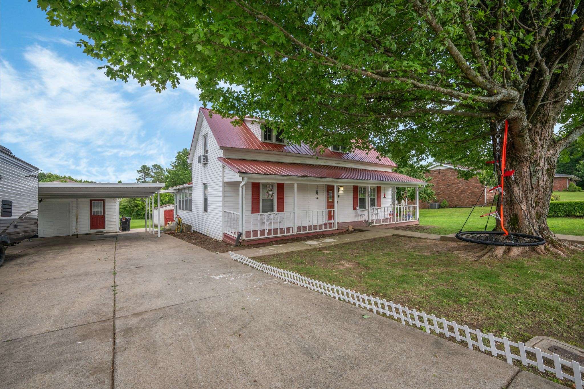 Tennessee Ridge, TN 37178,130 Church St
