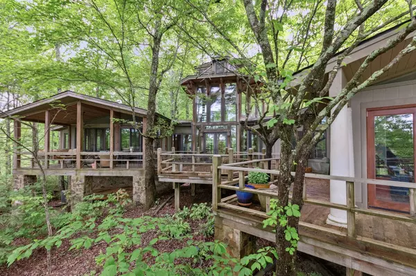 Monteagle, TN 37356,232 Hollingsworth Cove Rd