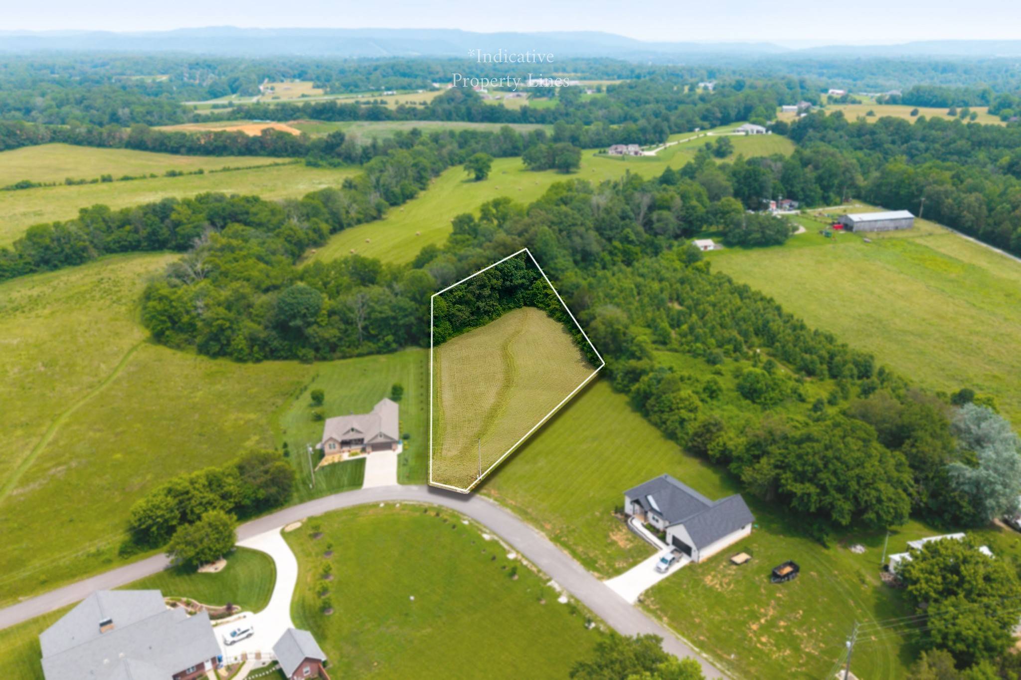 738 Blue Water Dr, Cookeville, TN 38506
