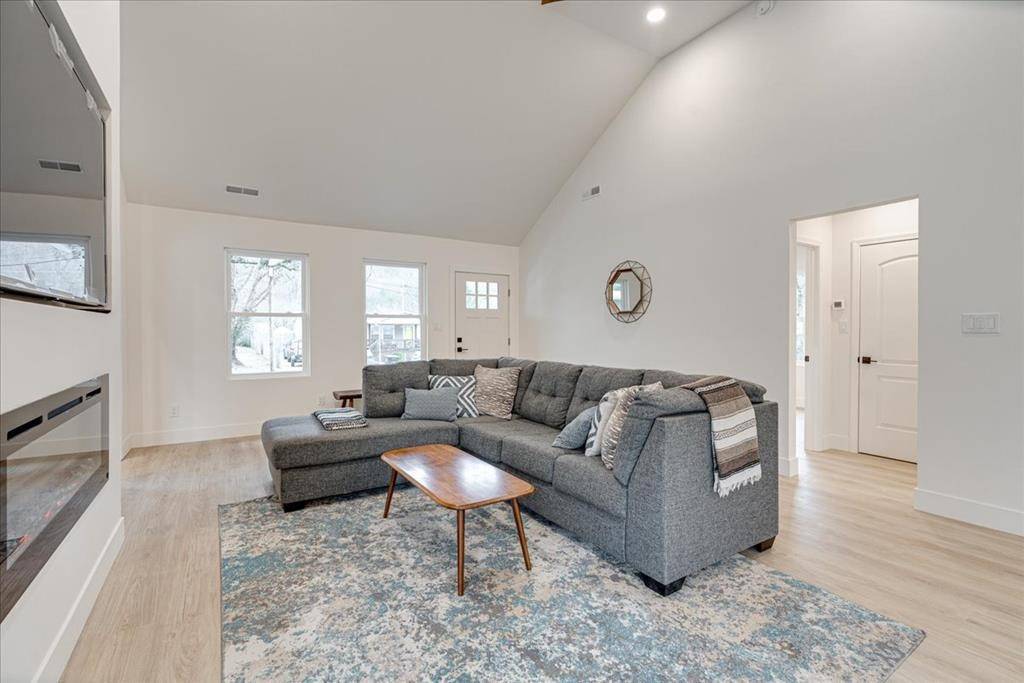 Athens, TN 37303,415 Hicks