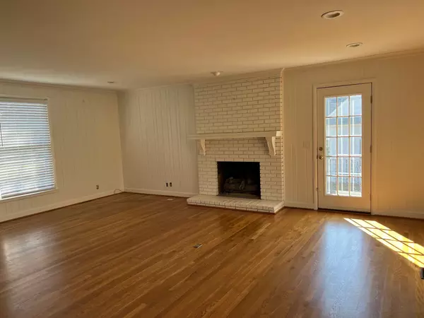 Brentwood, TN 37027,311 Robinhood Rd