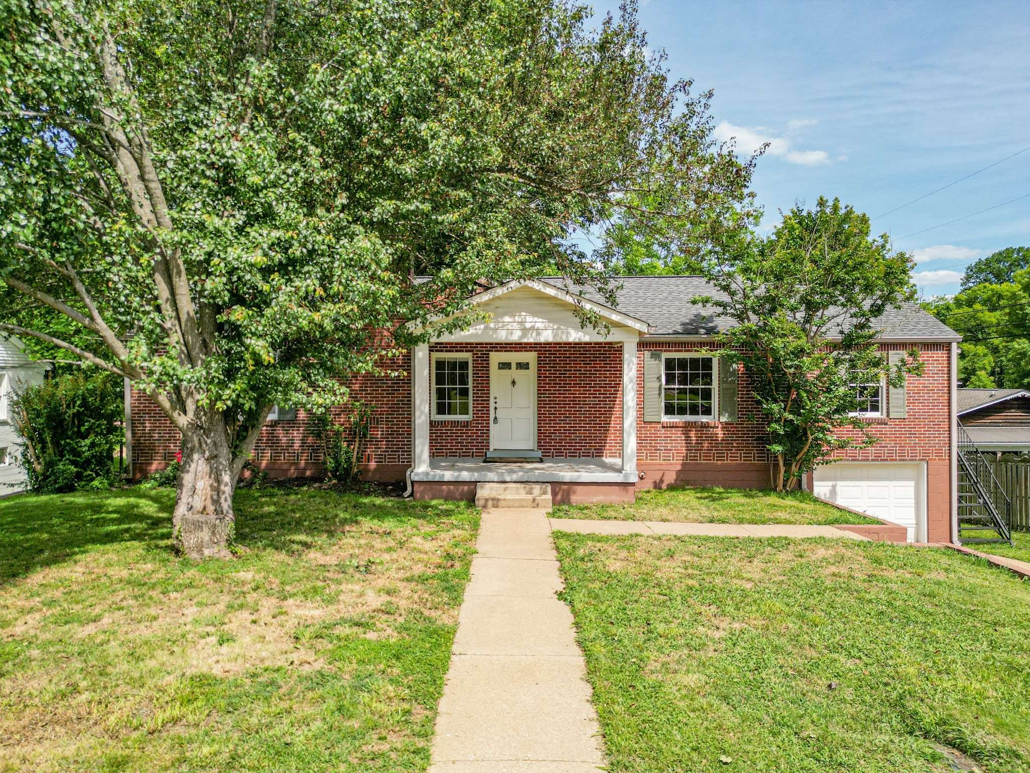 1204 Rolling Fields Dr, Columbia, TN 38401