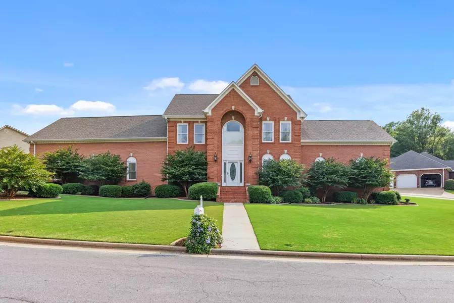 111 Stoney Creek Dr, Florence, AL 35633