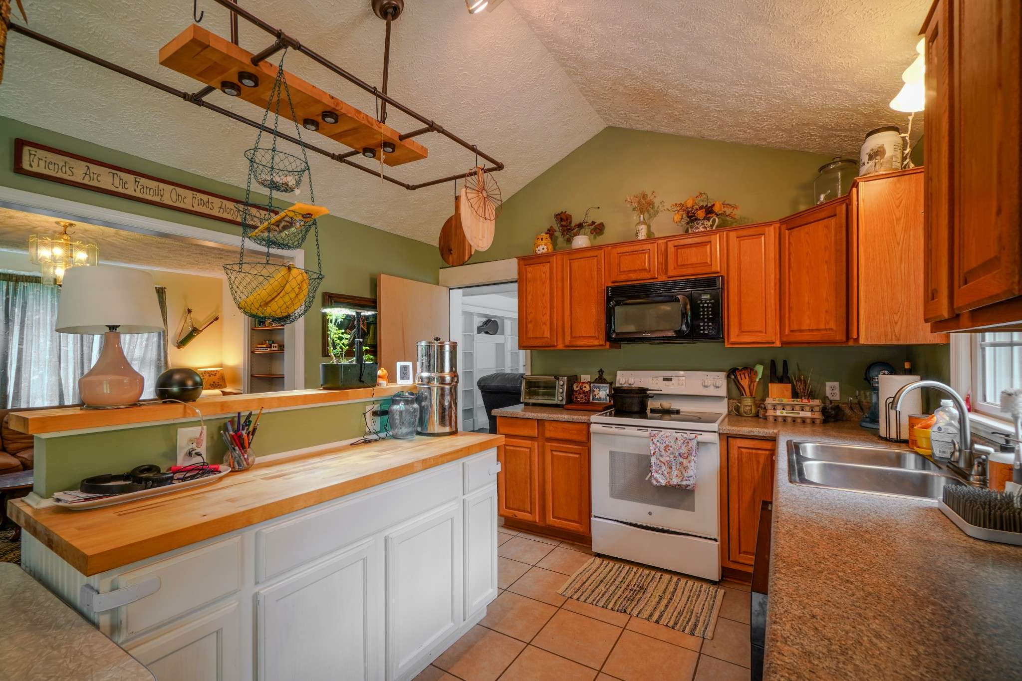 Greenbrier, TN 37073,4017 Highland Dr
