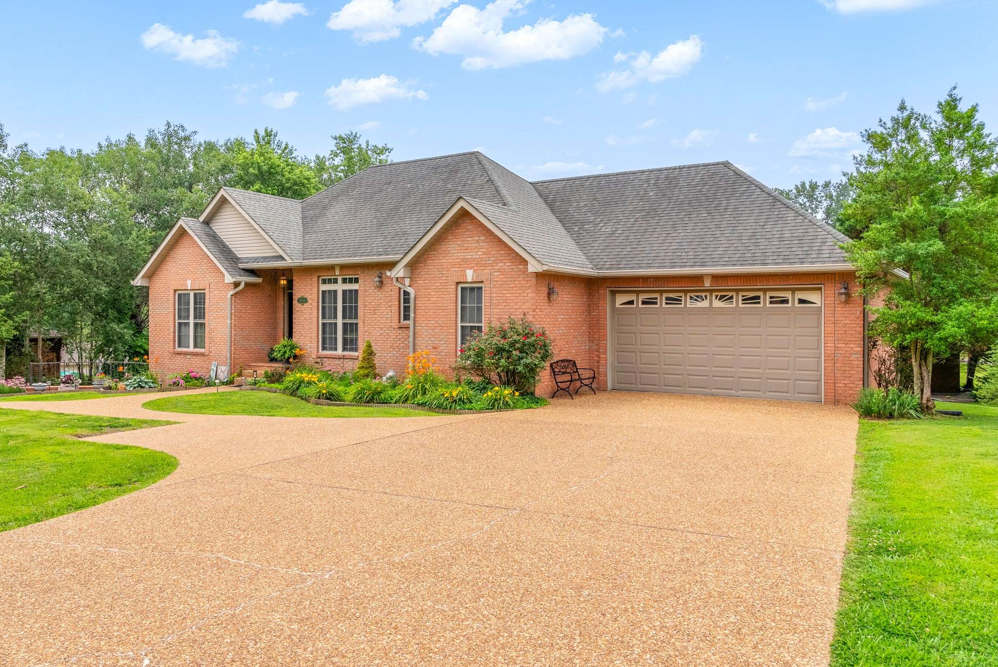 Clarksville, TN 37043,2086B Memorial Dr