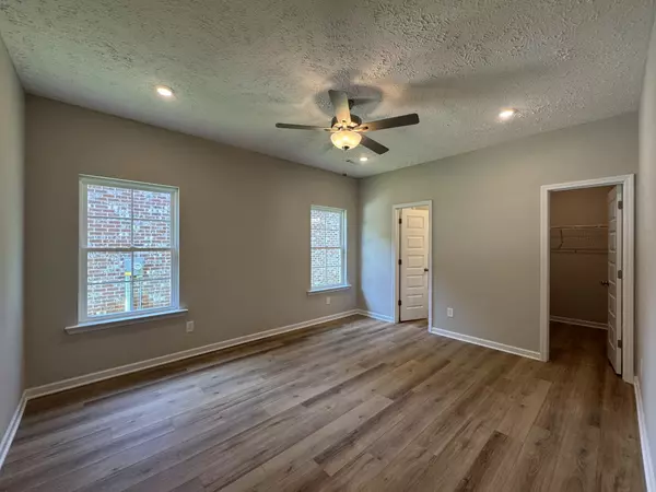 Manchester, TN 37355,37 Laurel View St