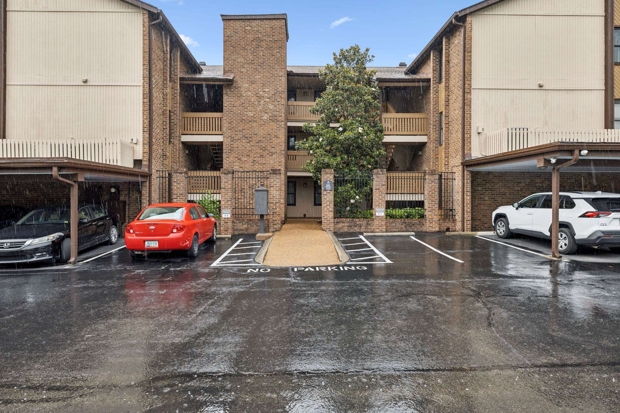 Nashville, TN 37215,101 Hillsboro Pl