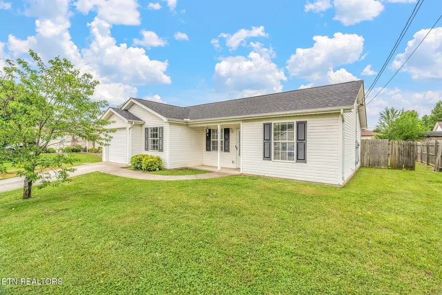 7536 Gary White Rd, Corryton, TN 37721
