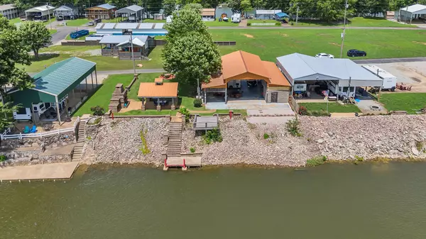 Clifton, TN 38425,625 River Rd