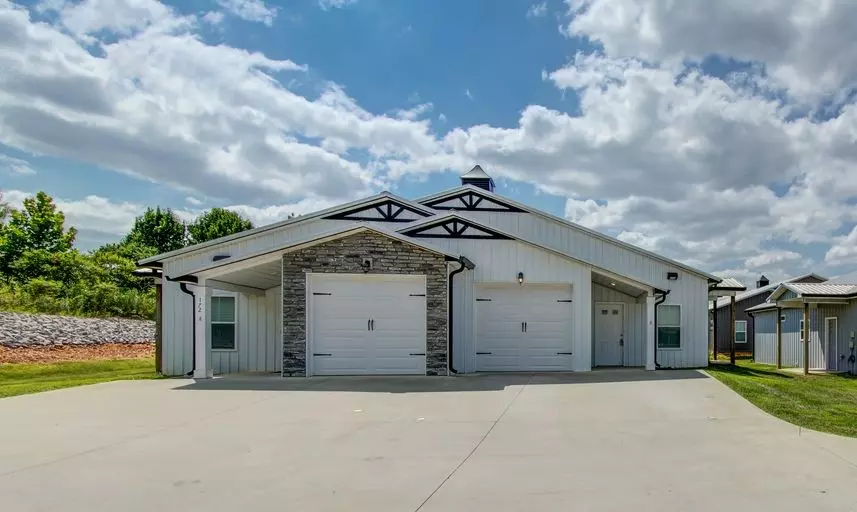 172 BAINBRIDGE DRIVE #B, Clarksville, TN 37043