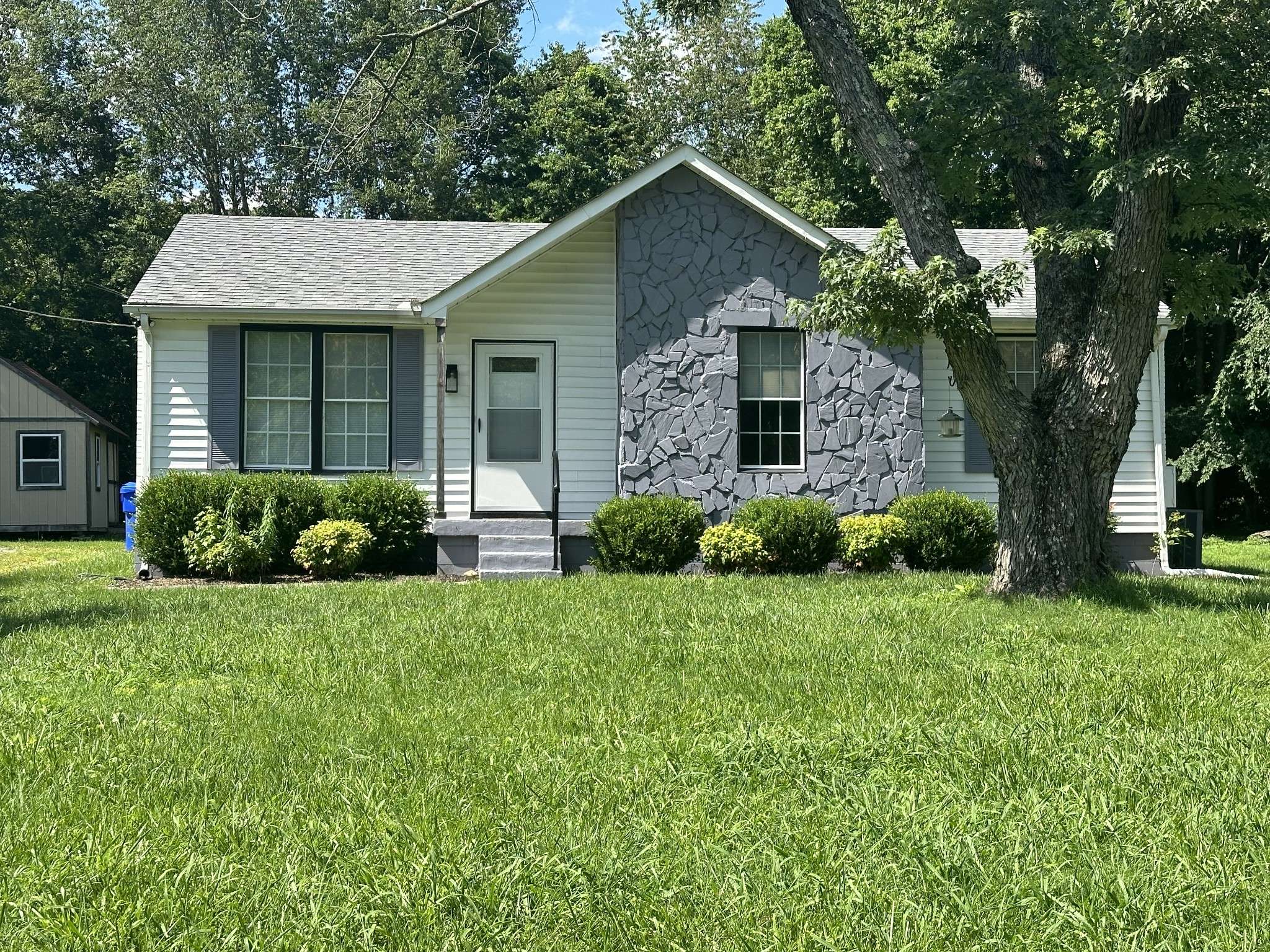 302 Donal Terrace, White House, TN 37188