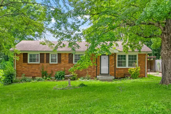 1446 McCan Dr, Clarksville, TN 37043