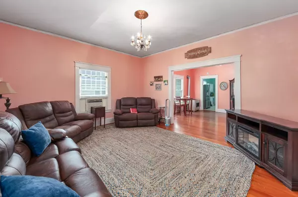 Jackson, TN 38301,518 S Massachusetts St