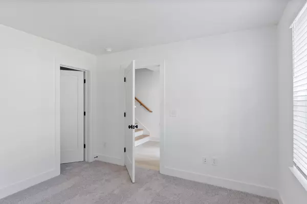 Nashville, TN 37214,550 Markham St #12