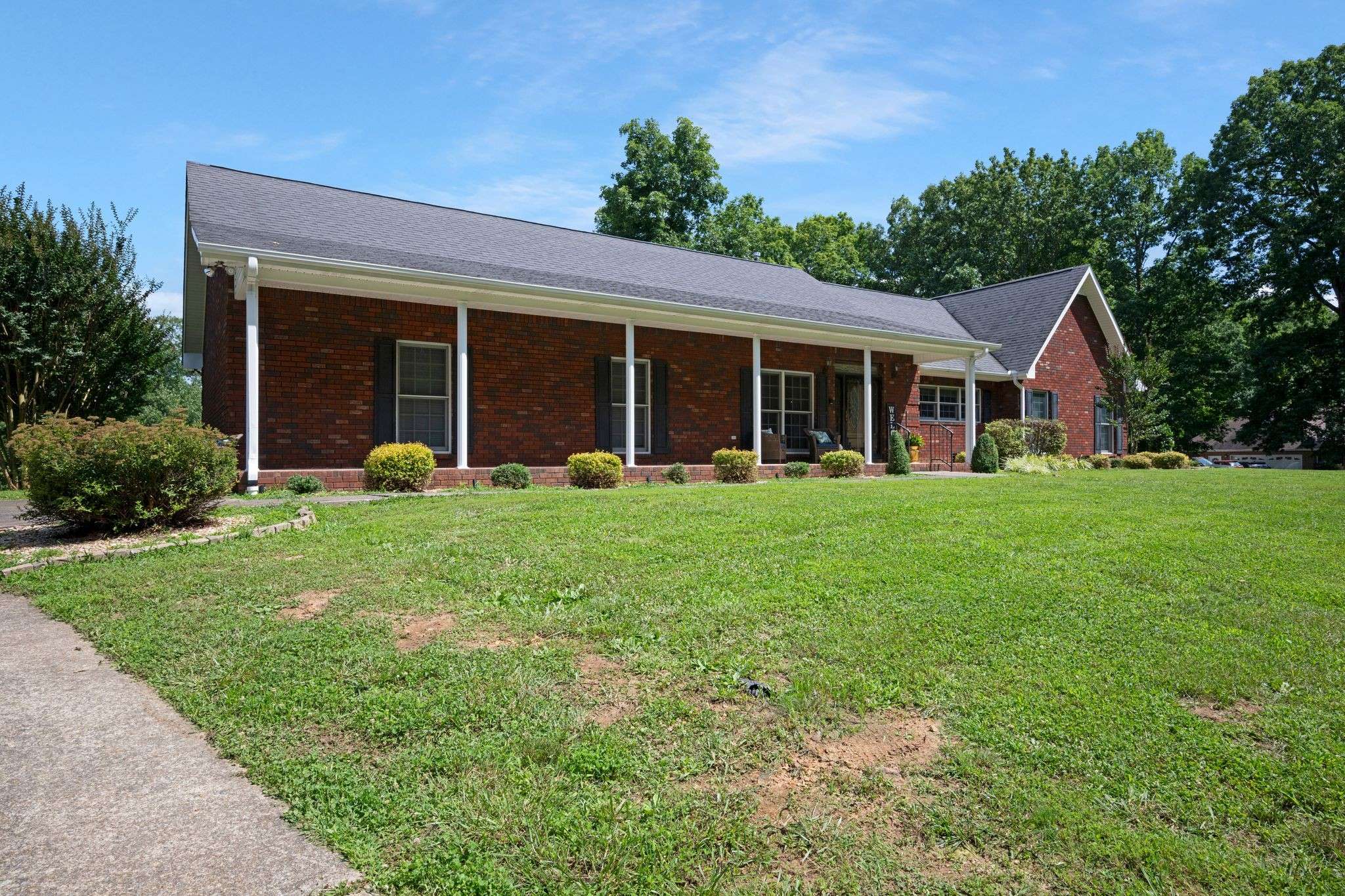 Dickson, TN 37055,398 N Hummingbird Ln