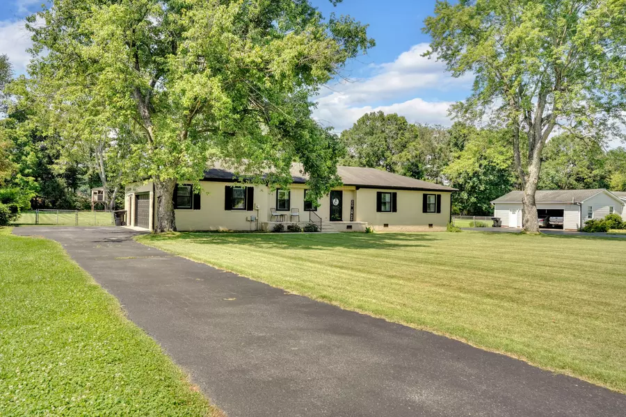 107 Lemont Ln, Tullahoma, TN 37388