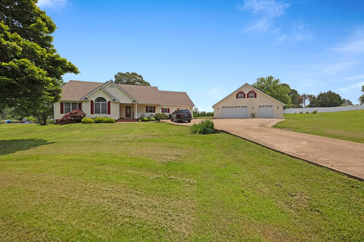 Paris, TN 38242,112 Stillwater Dr