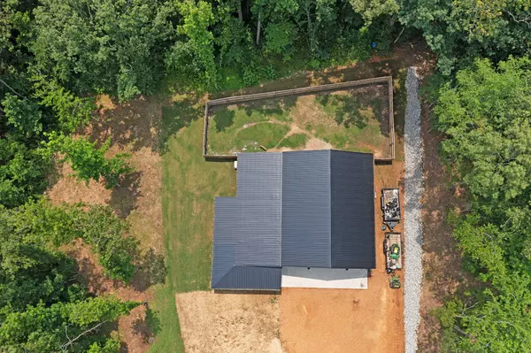 Buchanan, TN 38222,428 Eagle Rd
