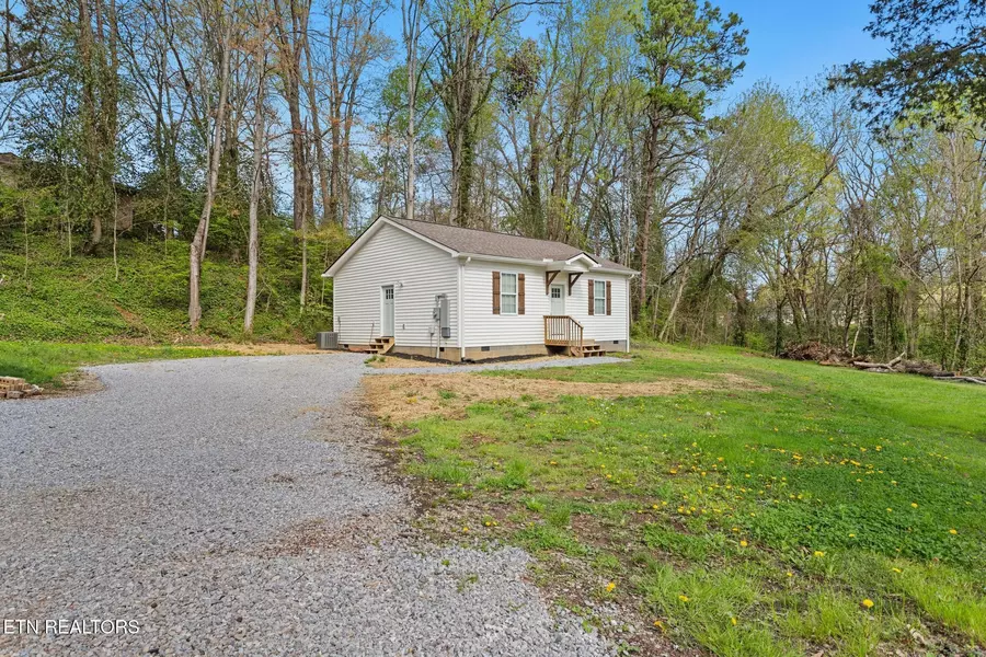 408 Blair St, Loudon, TN 37774
