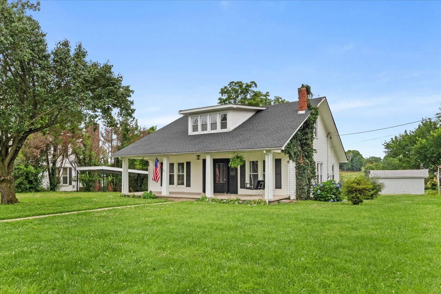 Cornersville, TN 37047,208 S Mulberry St