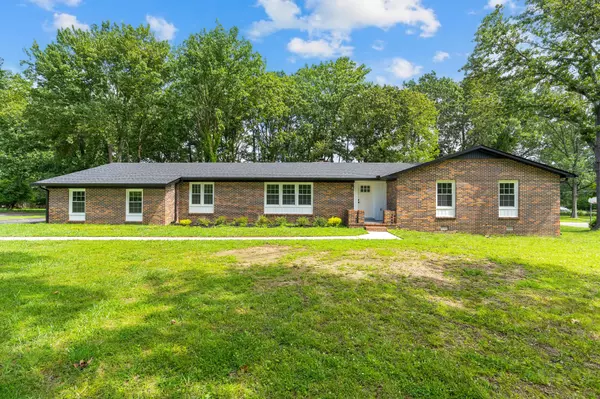 305 Twelve Oaks Rd, Tullahoma, TN 37388