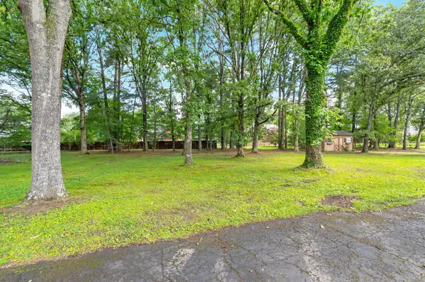 Tullahoma, TN 37388,305 Twelve Oaks Rd