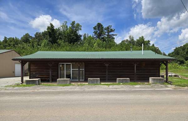 265 W Railroad St, Waverly, TN 37185