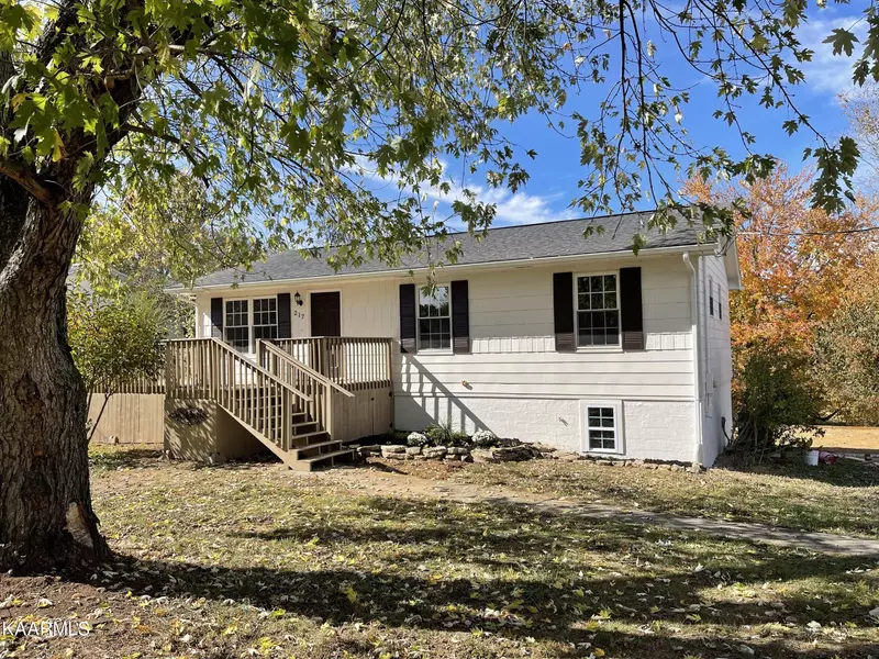 217 Wooddale St, Maryville, TN 37801