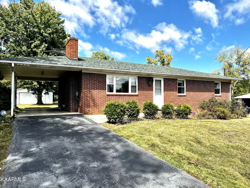 215 Pinedale St, Maryville, TN 37801