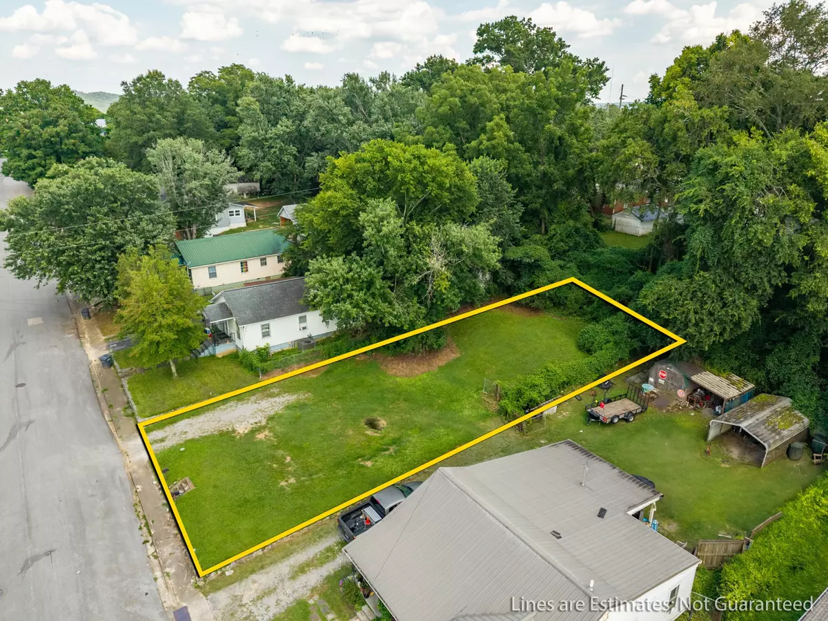 Fayetteville, TN 37334,1002 College St #W