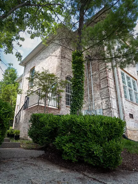 527 32nd Ave #S, Nashville, TN 37212