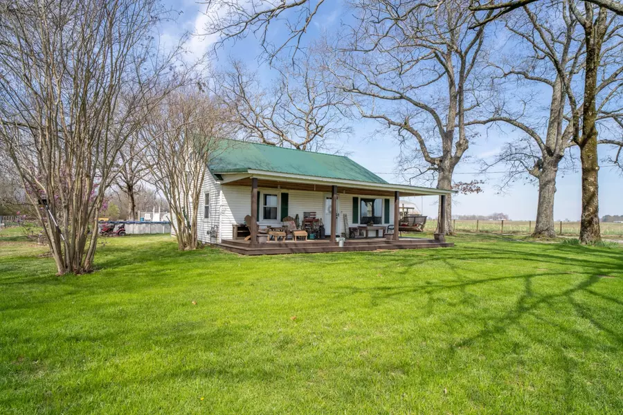 135 Campbellsville Pike, Ethridge, TN 38456